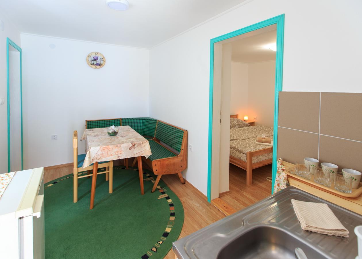 Fortuna Apartments Pacir Esterno foto